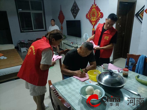 汝南县汝宁街道：入户走访“挨个问” 扎实推进“宁管家”(图1)