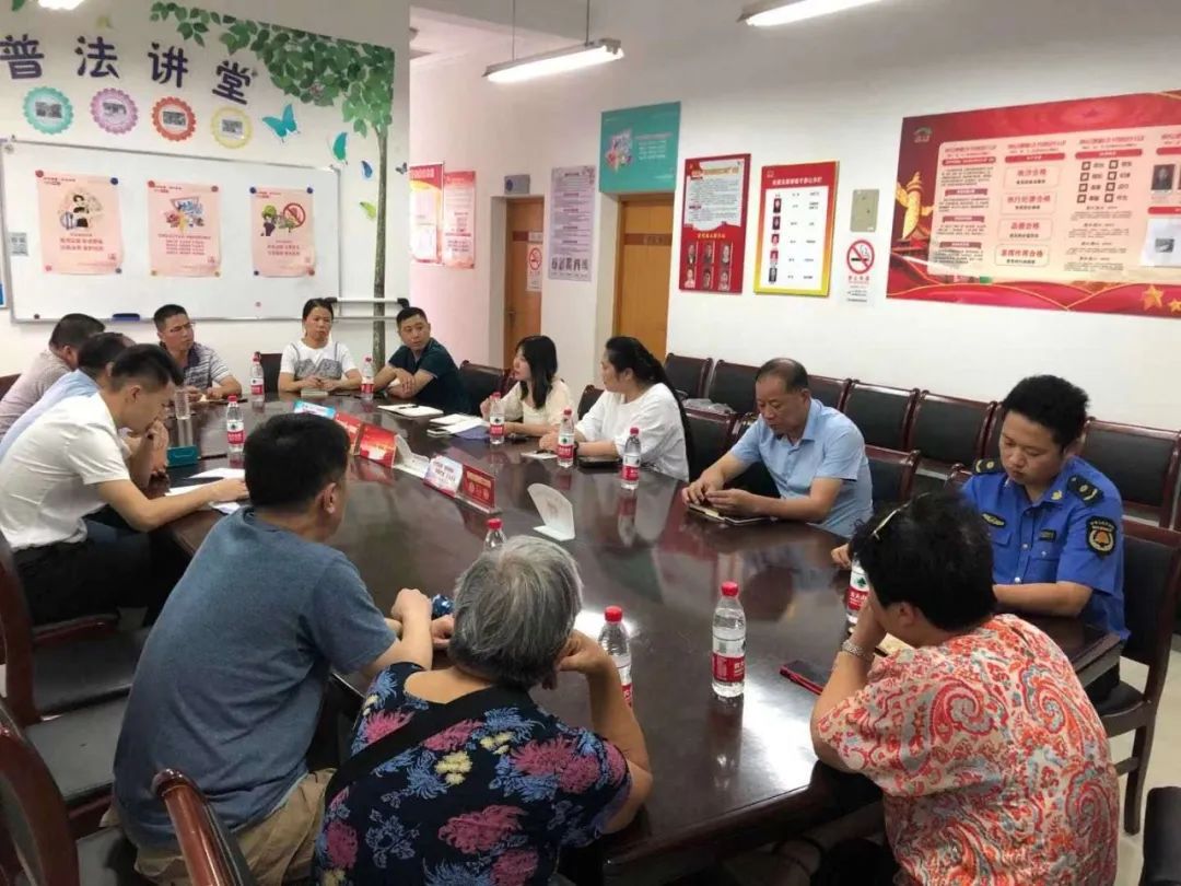 如何“熄灭”社区矛盾“升温”社区服务?答案是……(图2) 如何“熄灭”社区矛盾“升温”社区服务?答案是……(图2)