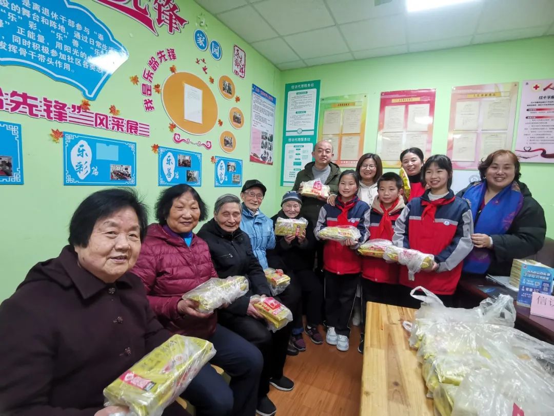 如何“熄灭”社区矛盾“升温”社区服务?答案是……(图8) 如何“熄灭”社区矛盾“升温”社区服务?答案是……(图8)