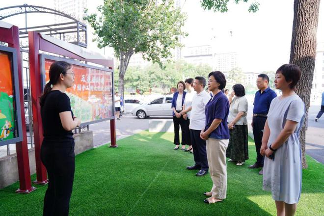 津姐家政进社区 温暖服务惠民生(图1)