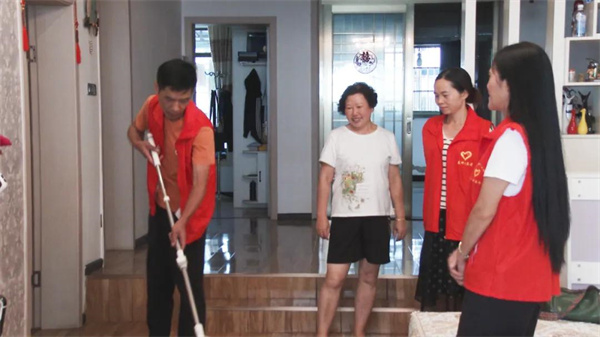 关岭：打造巾帼家政服务窗口 助力妇女灵活就业增收(图1)